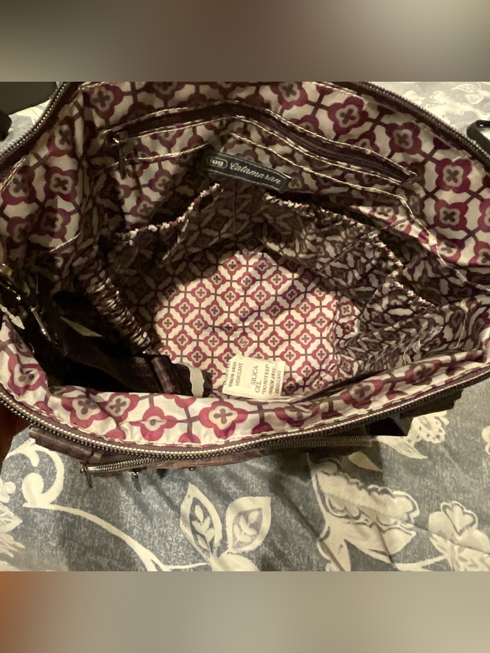 NWOT Catamaran Tote Bag & Removable Pouch, Plum - Picture 7 of 10